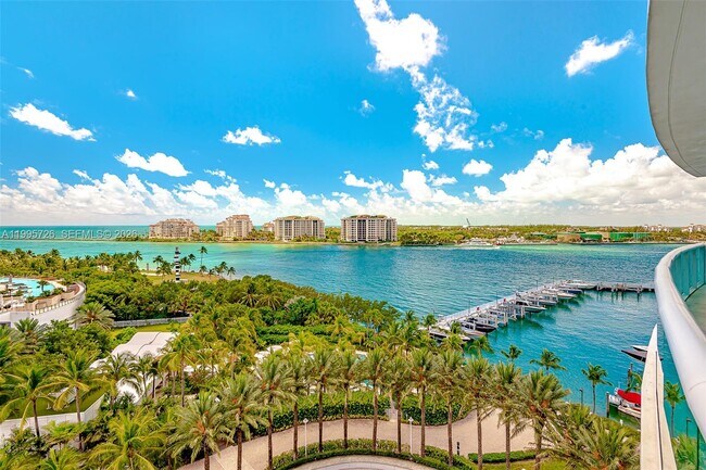 Photo - 1000 South Pointe Dr Unidad 905