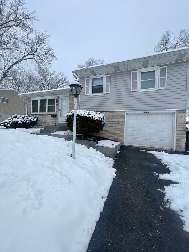 Photo - 117 Briarwood Dr