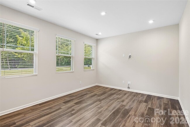 Photo - 1368 Galloway Rd
