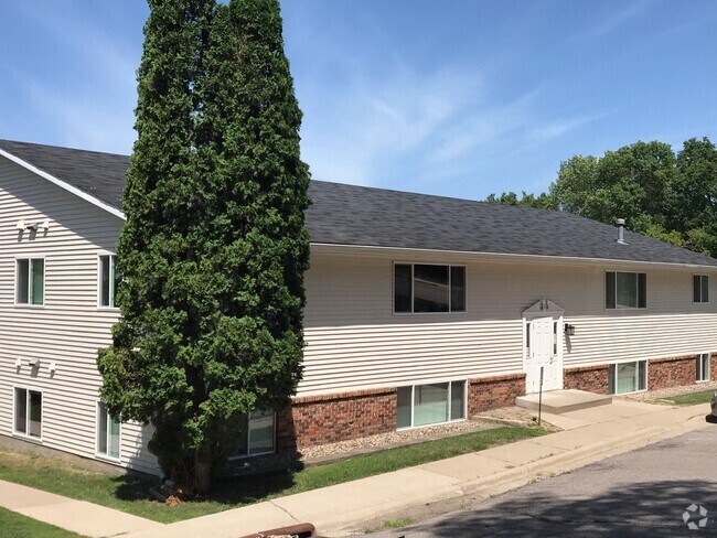 2BR Apartment on Stadium Road - Huntington Hills Apartments & Townhomes