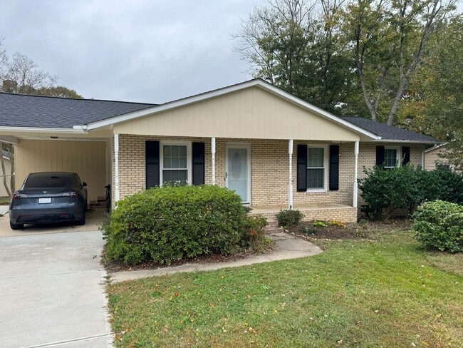 Building Photo - Three Bedroom Ranch Home in Garner