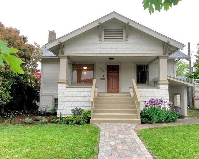 Vintage 2 Bedroom House in Downtown Eugene - Vintage 2 Bedroom House in Downtown Eugene