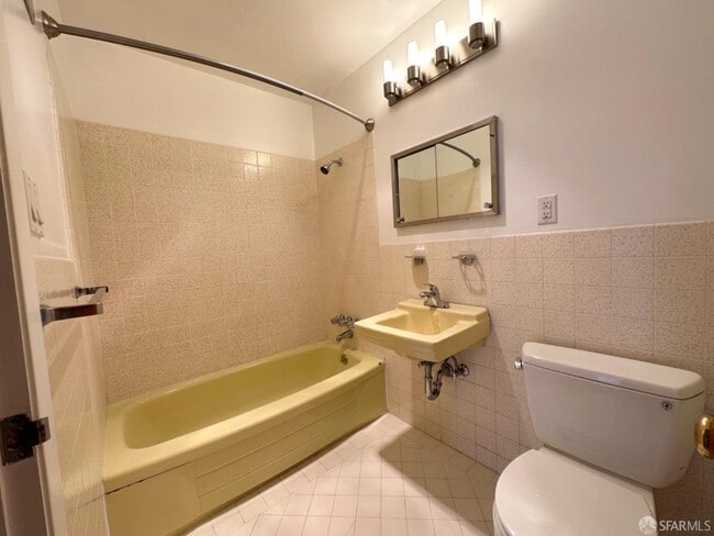 Photo - 2240 Buchanan St