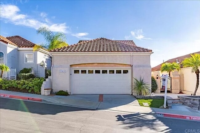 Building Photo - 1742 Hermosita Dr