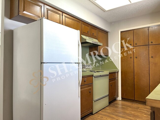 Photo - Convenient location close to shopping and Hwy 6!