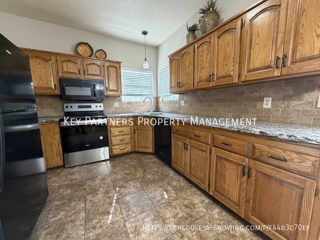 Photo - 14720 Goodman St