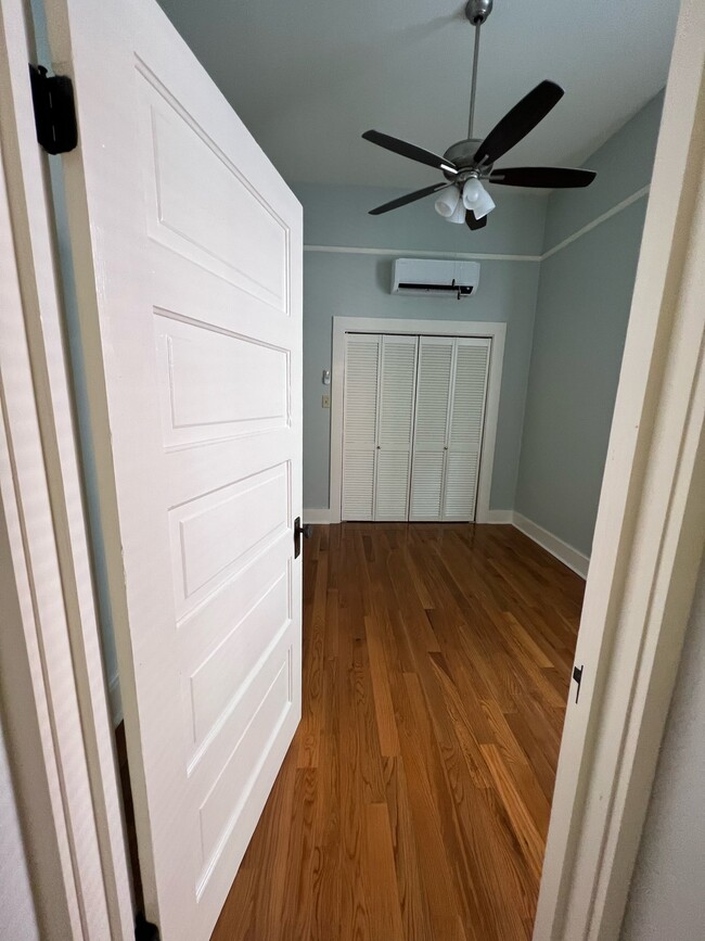 Photo - 514 E 8th St Unidad A