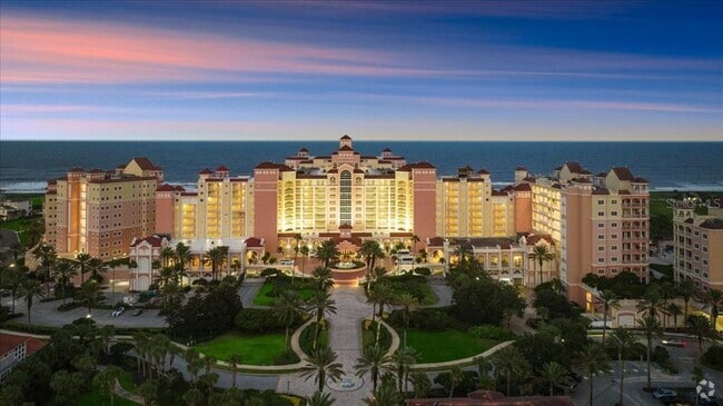 Building Photo - 200 Ocean Crest Dr Unit 306 Rental
