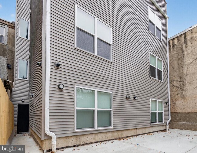 Photo - 2219 N 4th St Unit 1