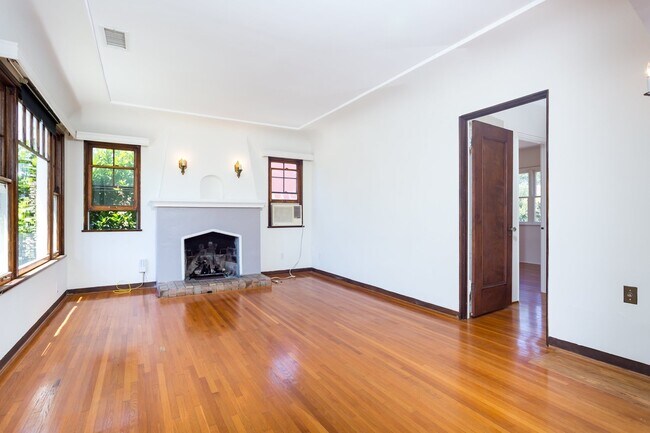 Photo - 4455 Swift Ave Unidad 4455