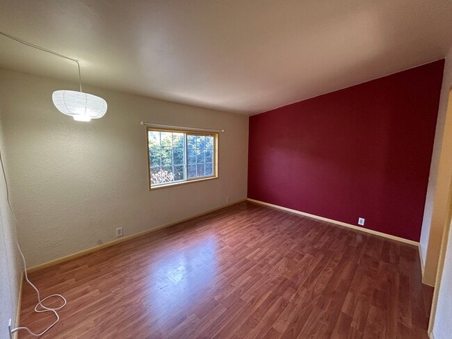Photo - 554 Sanford Ave