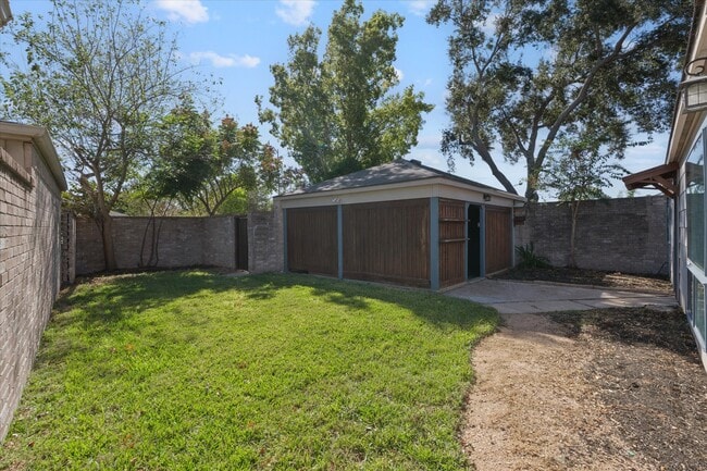 Photo - 16106 New Field Dr