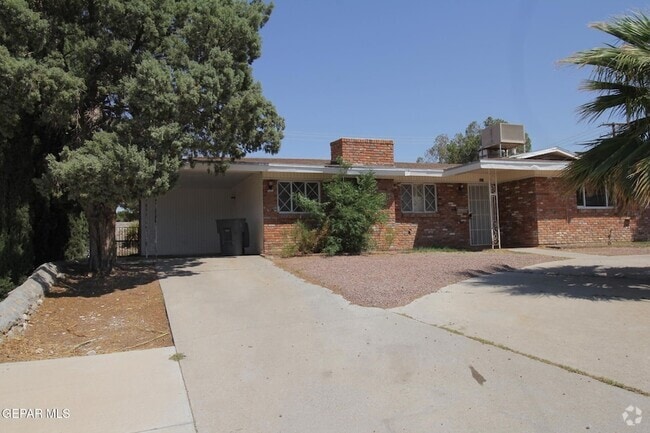 Building Photo - 317 Thunderbird Dr Rental