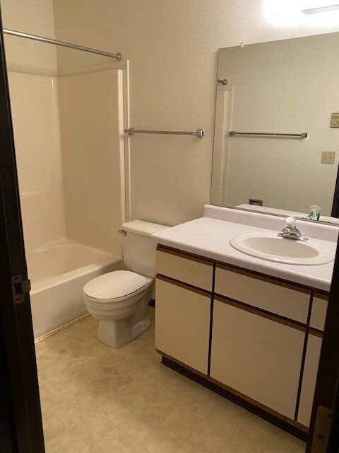 Photo - Edgewood Court Apartments