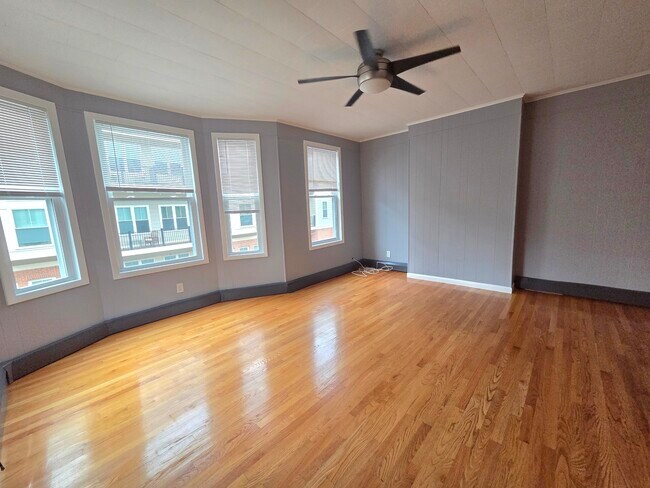 Photo - 39 Orleans St Unit 2