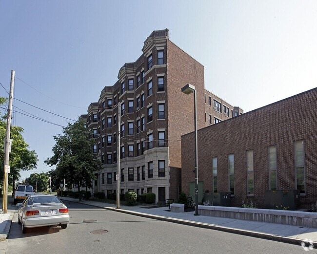 Building Photo - 19 Washington St S Rental