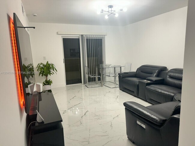 Building Photo - 14951 SW 82nd Ln Unit # 17-305