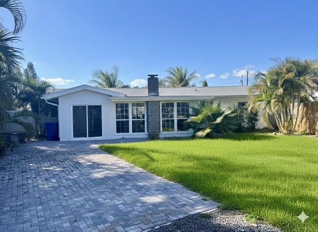 Photo - 1500 Carson Cir NE