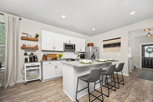 Photo - 4204 Aragorn Way