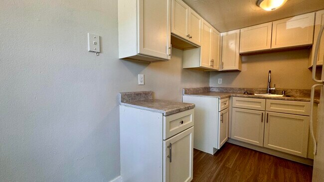 Photo - 141 NE 6th Ave