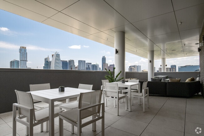 Skyline lounge