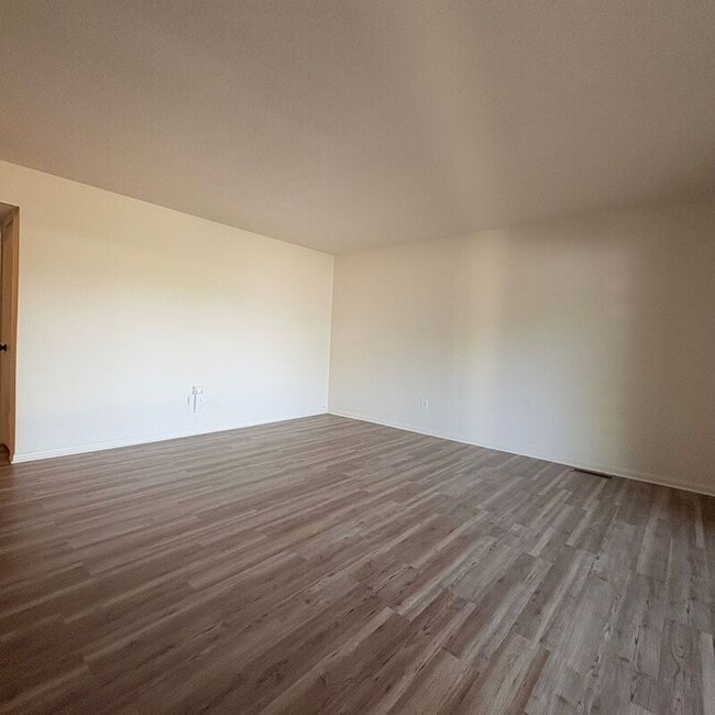 3347 E 113 Terrace
