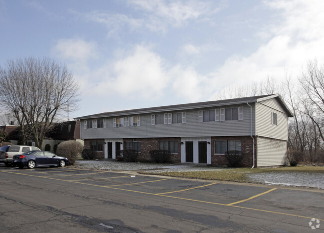 Building Photo - Tudor Park Apartments