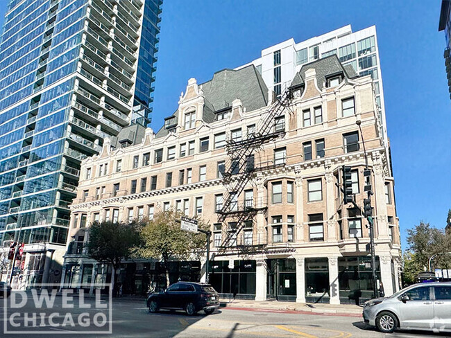 Building Photo - 108 W Chicago Ave Unit 1310 Rental