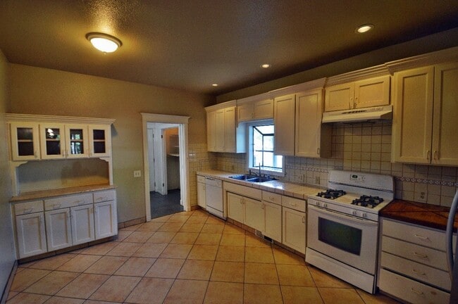 Photo - 847 Rio Chico Way