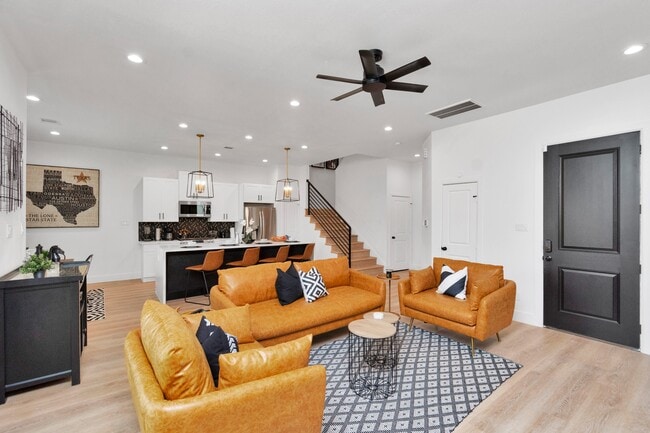 Photo - 5308 Denmark St