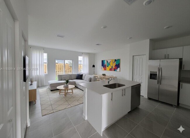 Photo - 1082 SE 2nd St