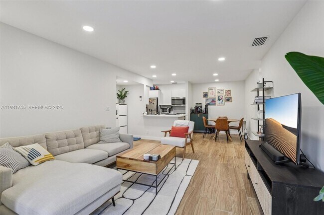 Photo - 2926 S University Dr Unidad 6204