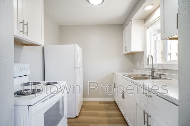Photo - 466 N Adair St