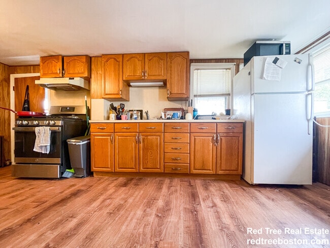 Building Photo - 28A Cherry St Unit 2 Rental