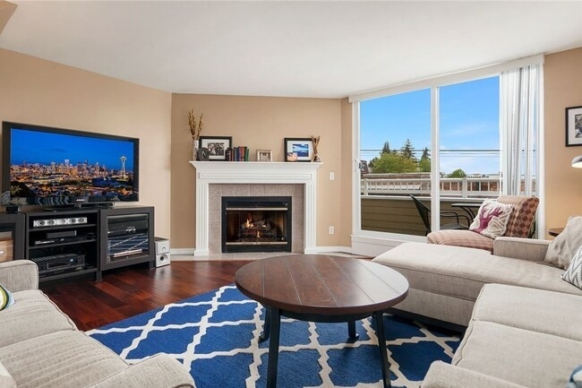 Photo - Embassy Condominiums - North Capitol Hill Unit 204