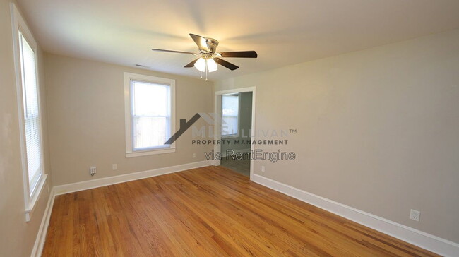 102 E Edgewood Dr