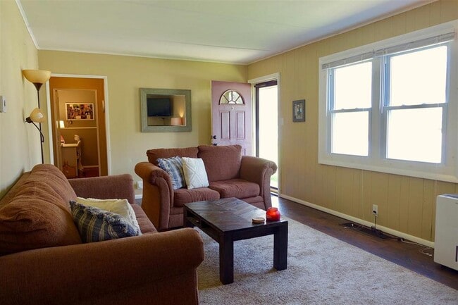 Photo - 416 S Eastside Dr