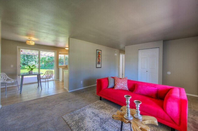 Living room - 13019 SE 164th St