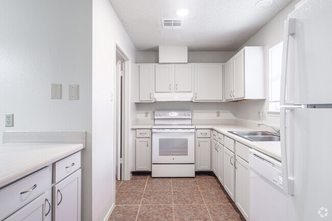 3BR, 2BA - 1386SF