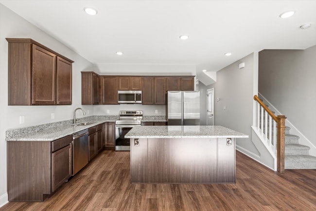 Photo - 375 Harper Village Way