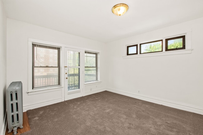 6144 S Indiana Ave Unit 2R
