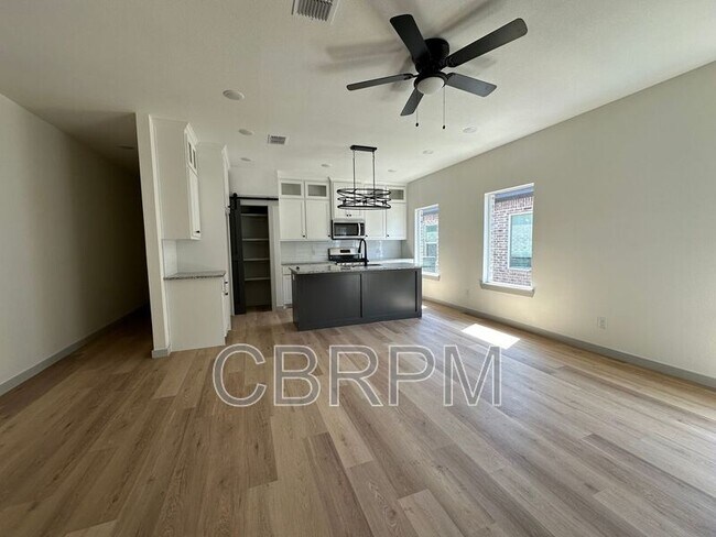 Photo - 2113 20th St