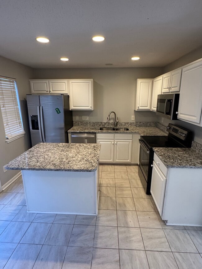 Photo - 3335 Kensington Pl