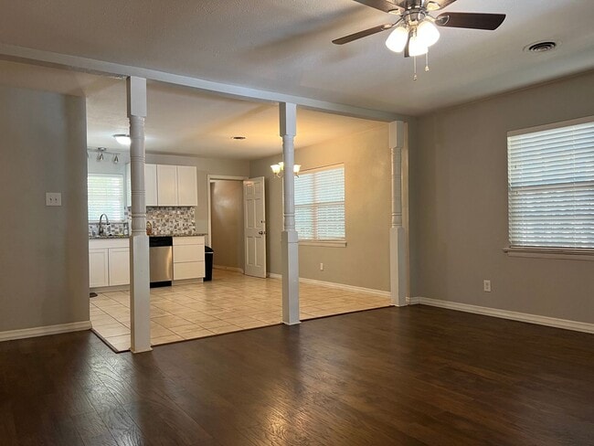 Photo - 1518 S Taylor St