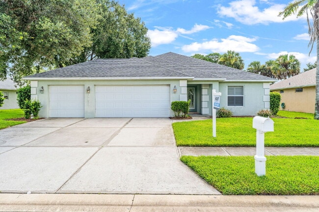 Scenic Comfort Awaits: Spacious 3-Bed, 2-B... - Scenic Comfort Awaits: Spacious 3-Bed, 2-B... Apartment