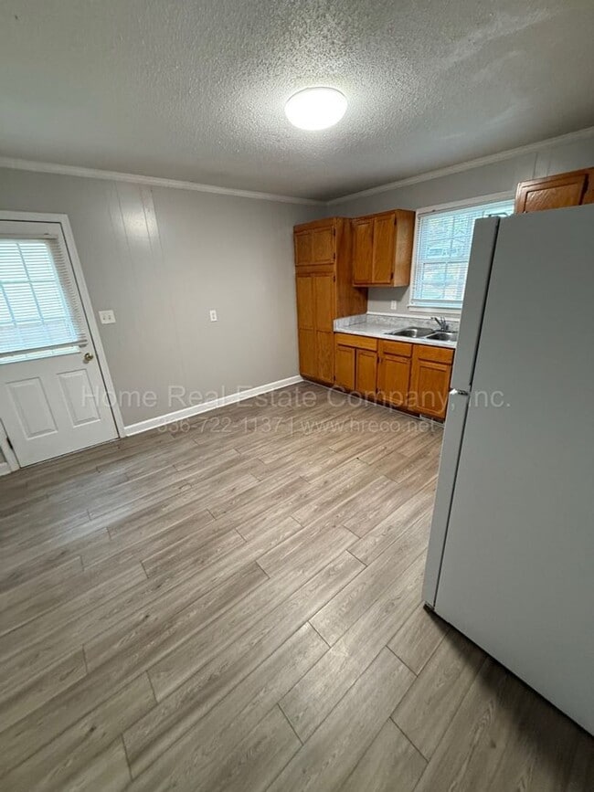 Photo - 730 Laurel St