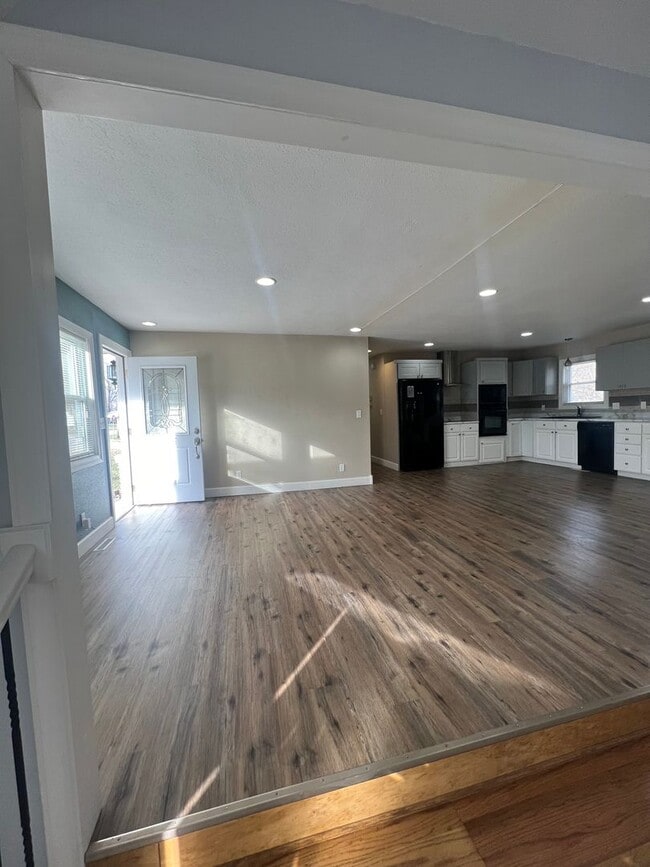 Photo - 804 N Oak St