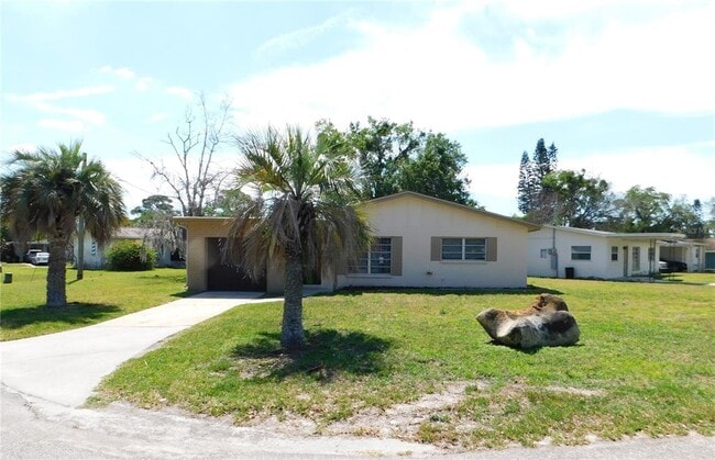 Building Photo - 4902 Largo Terrace Rental