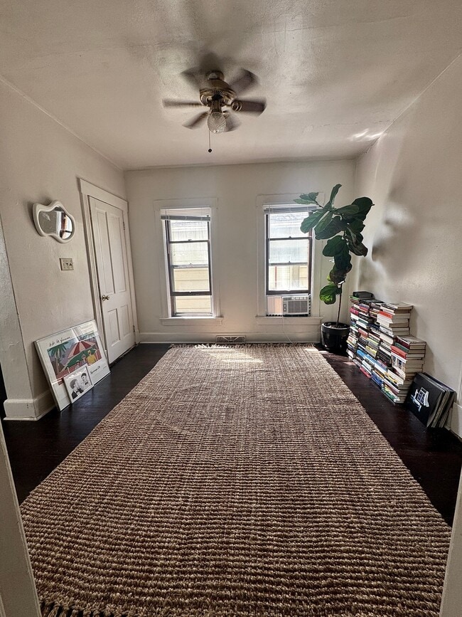Photo - 922-924-924 E Hamilton St Unit 922