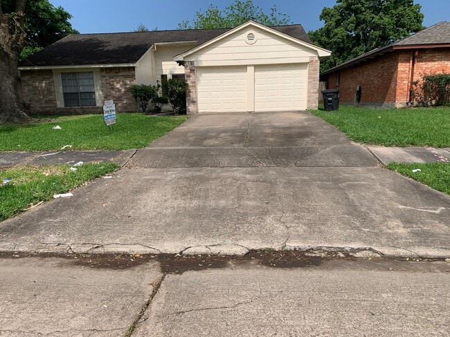 Photo - 16738 Quail Briar Dr